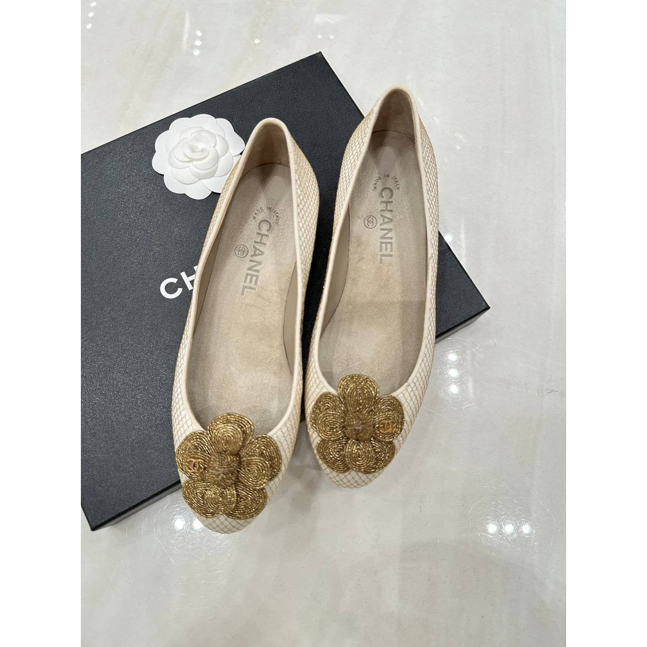 Chanel Metallic Gold Ballet Flats - Size 38 pre-owned