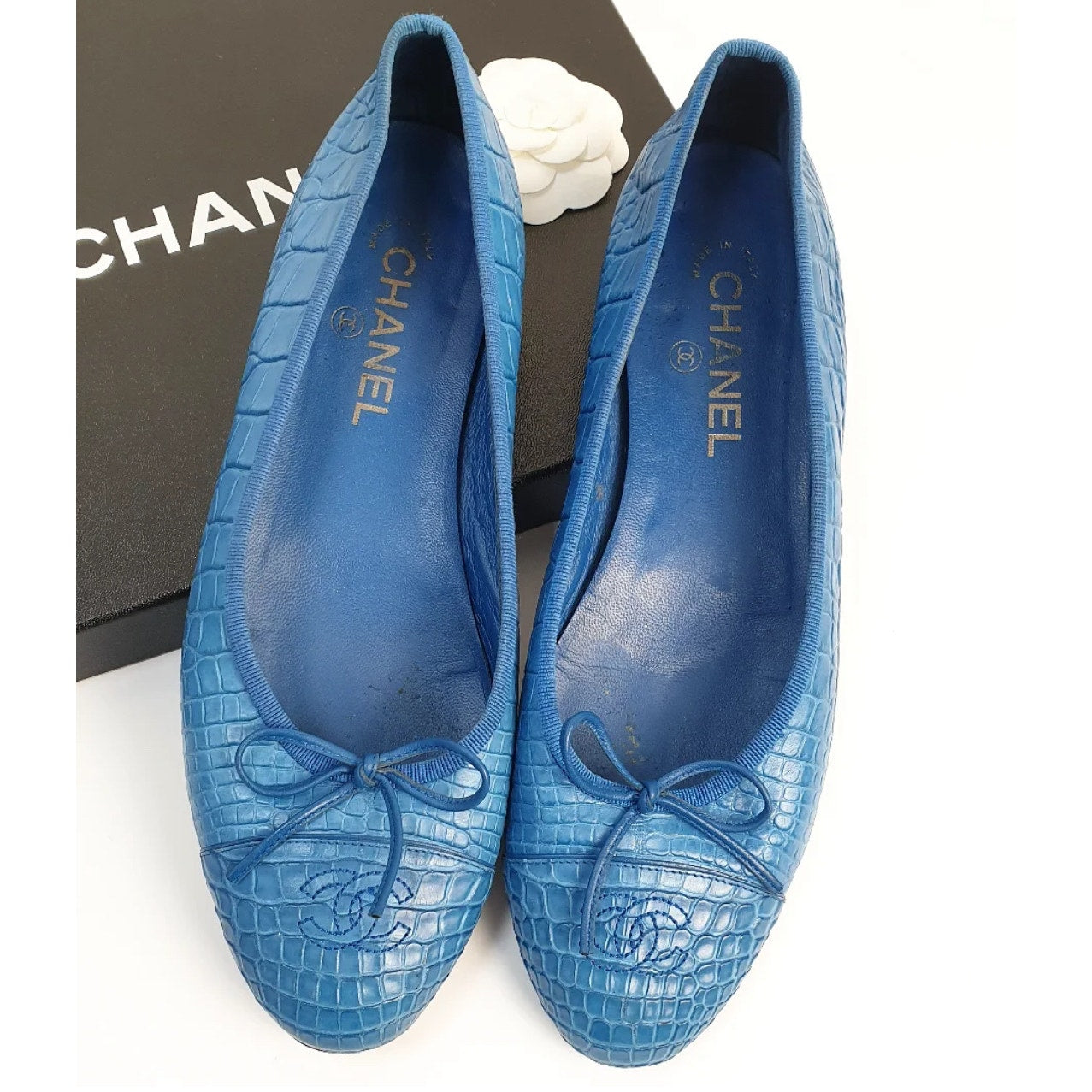CHANEL Blue Alligator CC Ballerina Flats  Sz. 40.5 Pre-owned