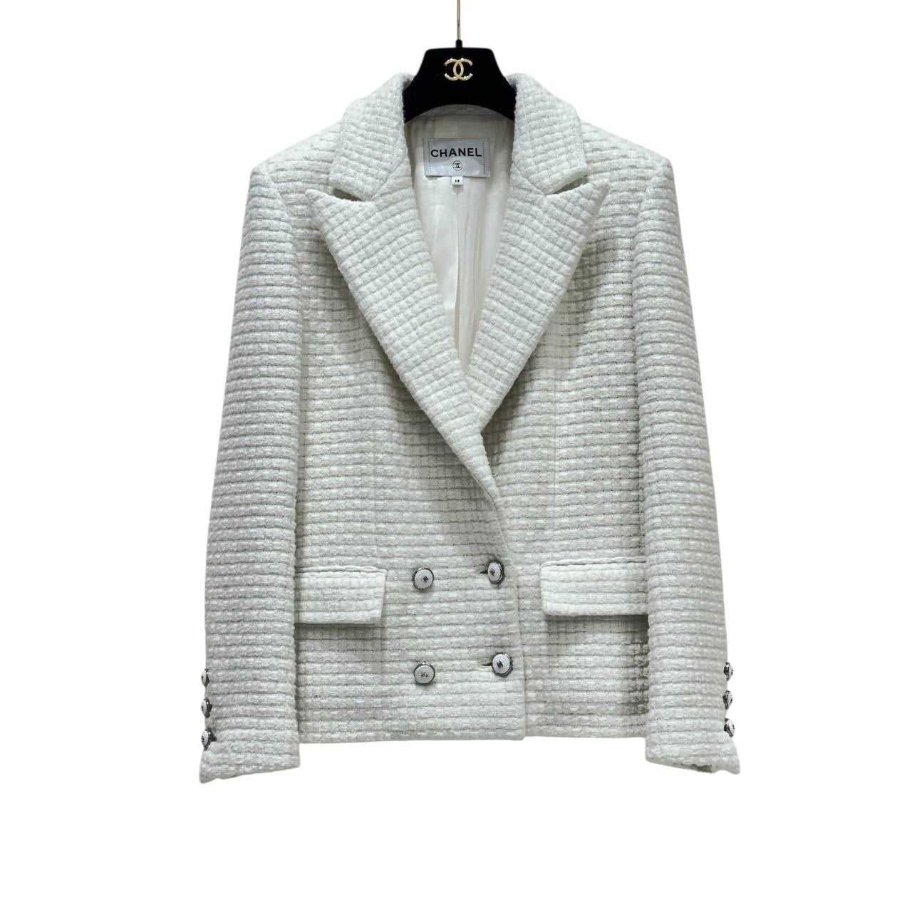 Chanel 2021 White Tweed Double-Breasted Blazer - Size 38/M Pre-owned