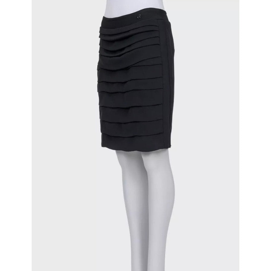 NWOT CHANEL Black Pleated Skirt - Timeless Tailored Fit, FR 40 L Pre-owned