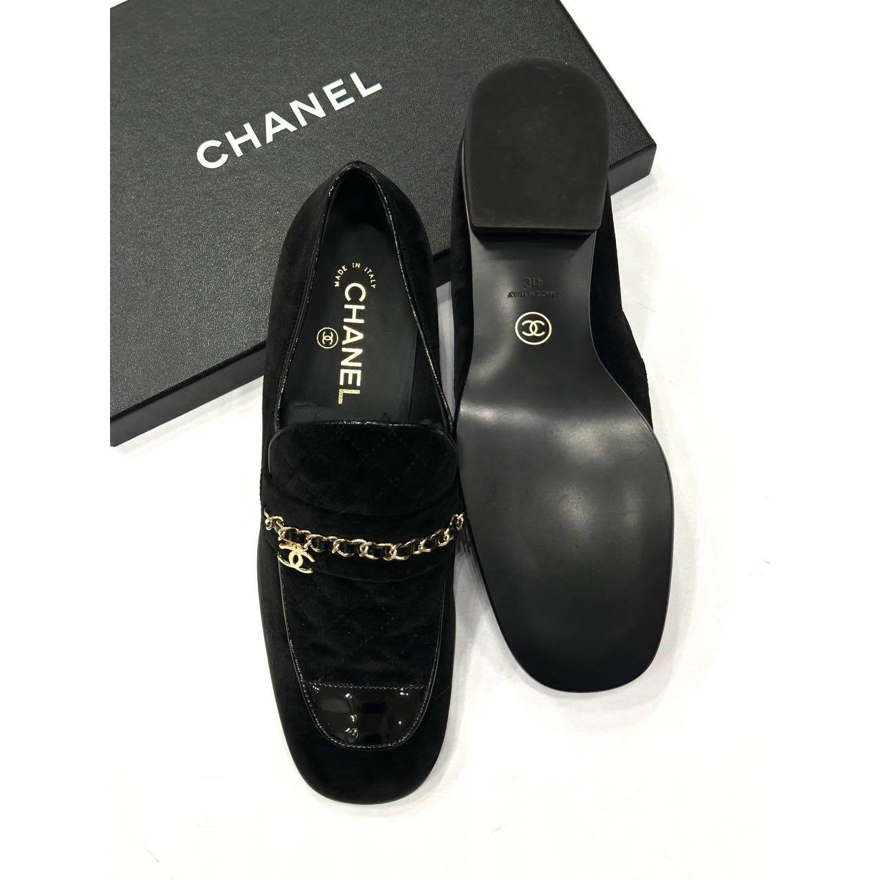 NWOB Chanel Black Suede Loafers Sz.41 pre-owned
