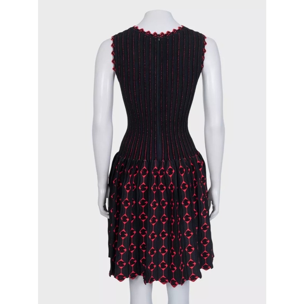 NWOT Alaïa Black Fitted Sleeveless Dress - IT38/XS Pre-owned