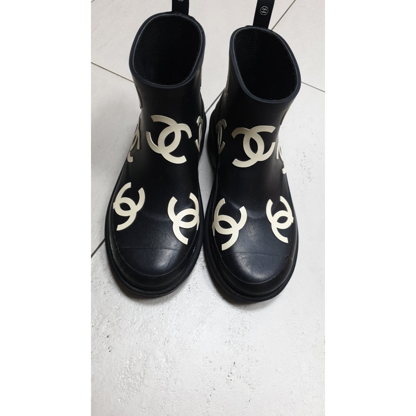 Chanel Black RubberInterlocking CC Logo  Rain Boots Sz 37 Pre-owned