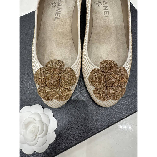 Chanel Metallic Gold Ballet Flats - Size 38 pre-owned