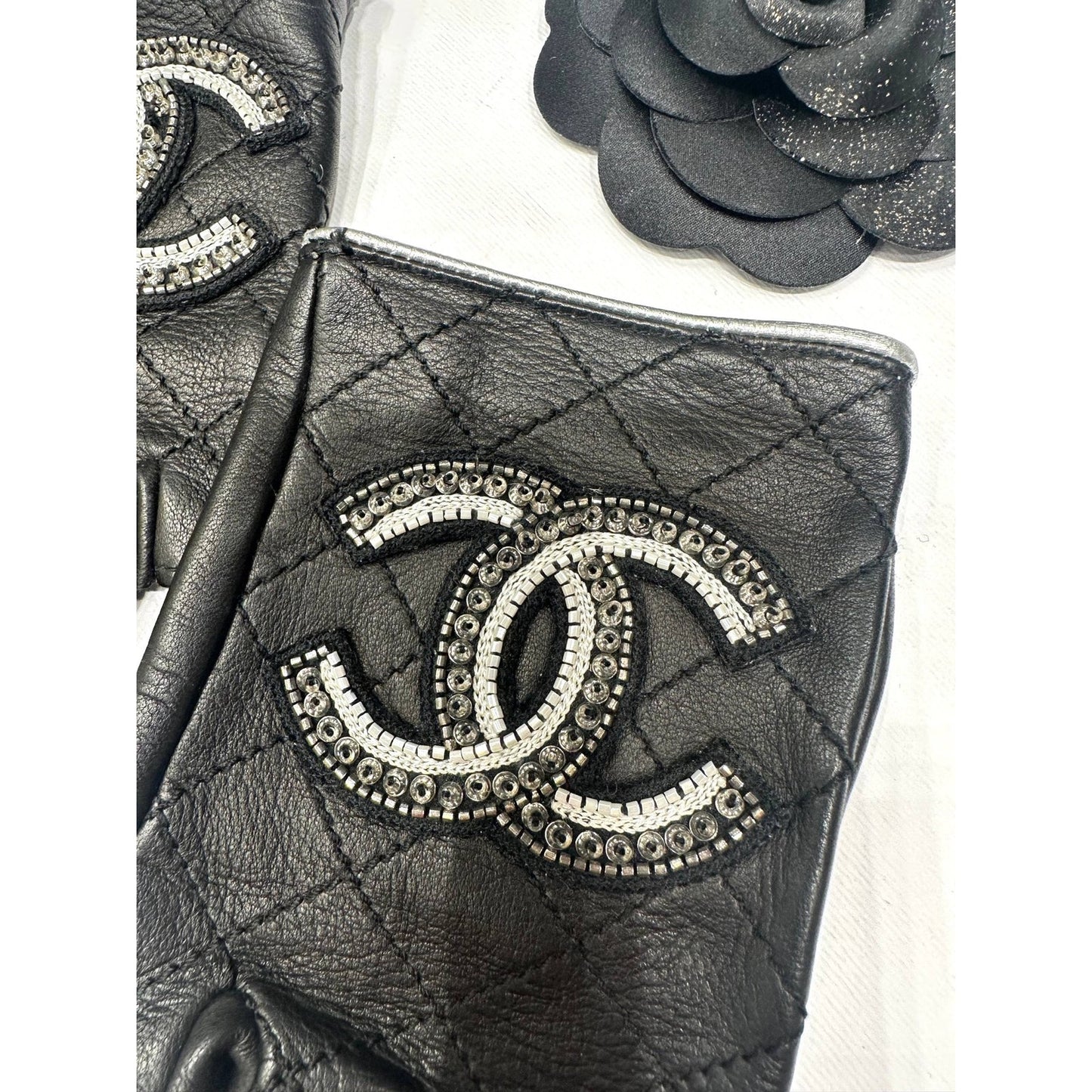 Chanel Quilted Lambskin CC Fingerless Gloves - Black Pre-owned
