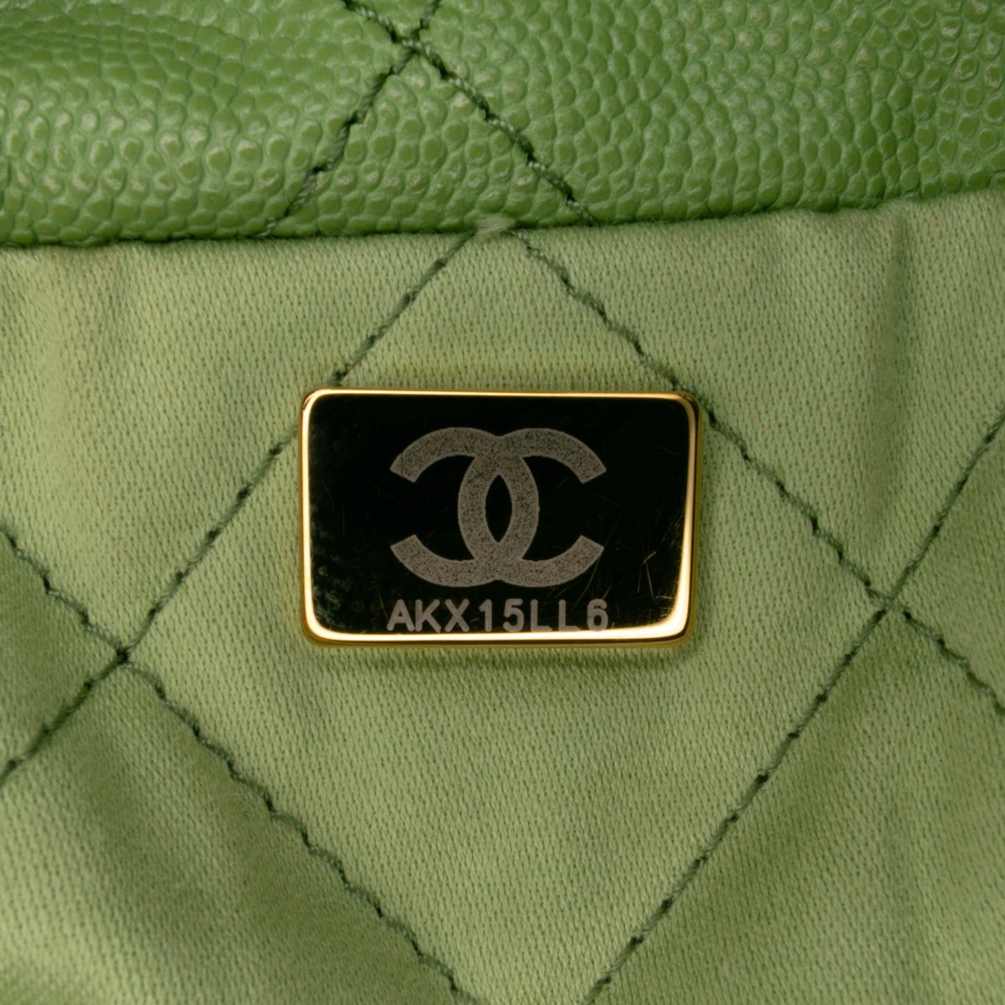 Chanel Medium Caviar 22 Tote pre-owned