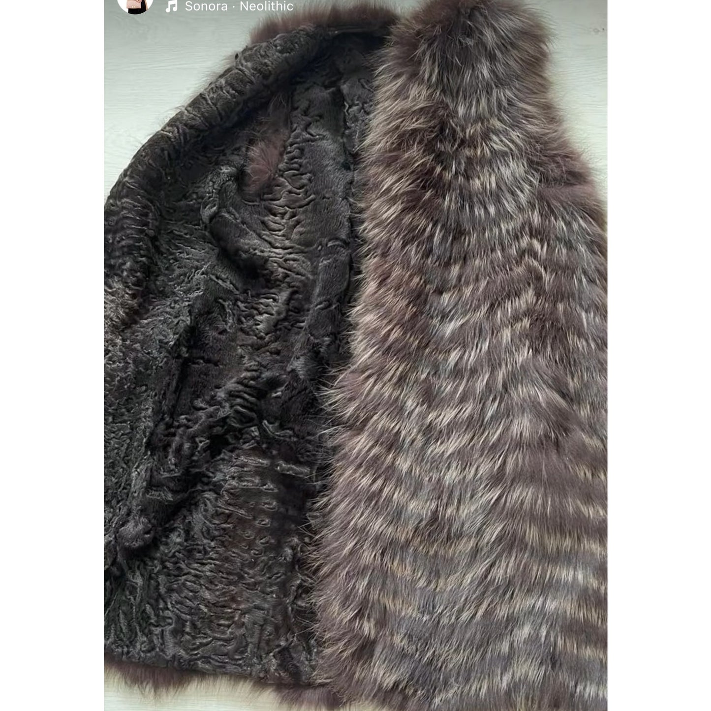 Christian Dior Sleeveless Fox Fur Coat Size 38 - Excellent pre-owned