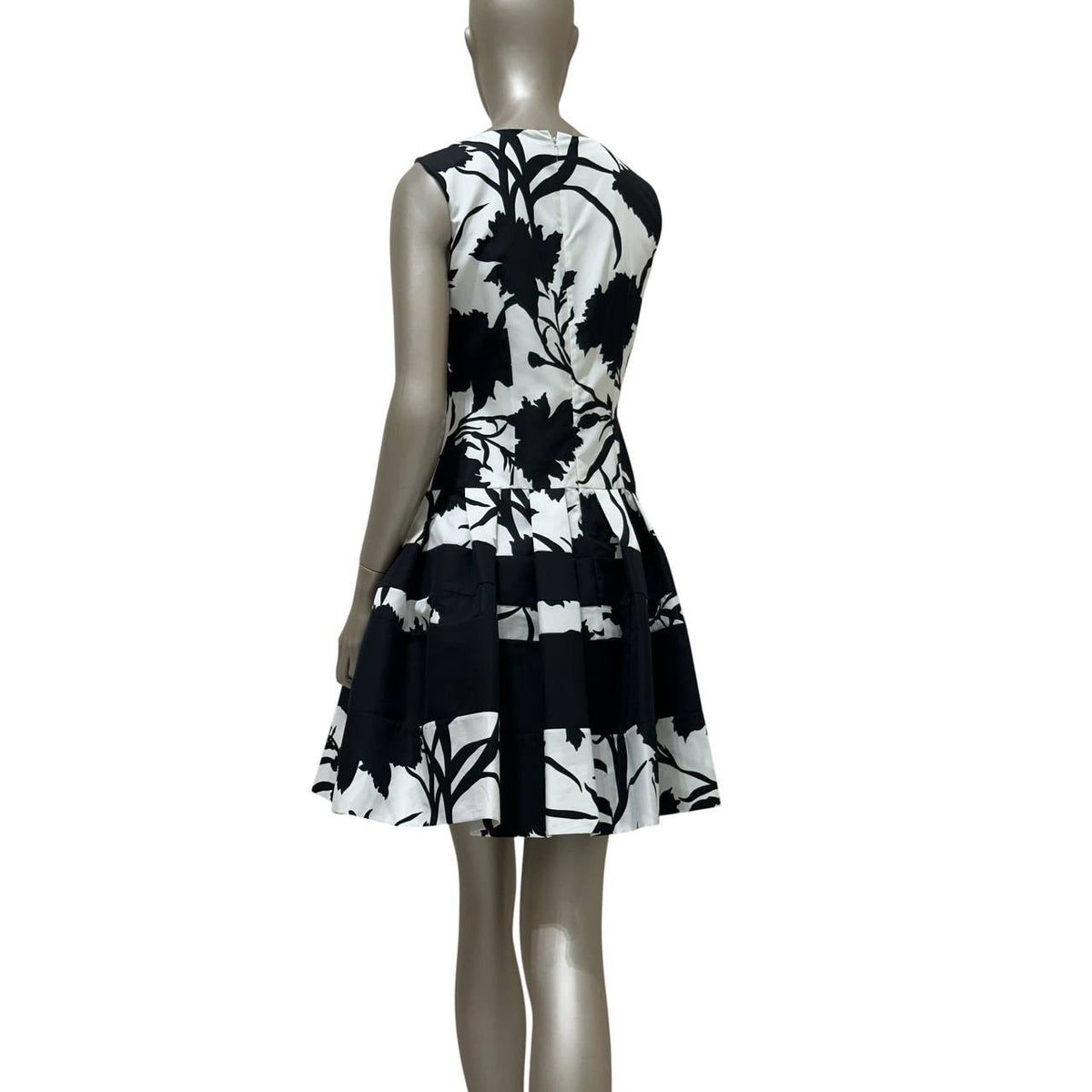 Christian Dior White Peplum Jacket & Skirt Set Sz.38/40 pre-owned