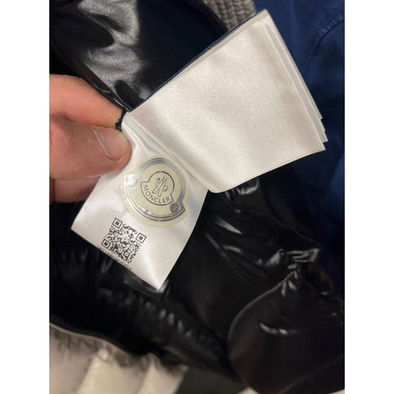Moncler Women's White Down Puffer Jacket - US 0/XXS Pre-owned