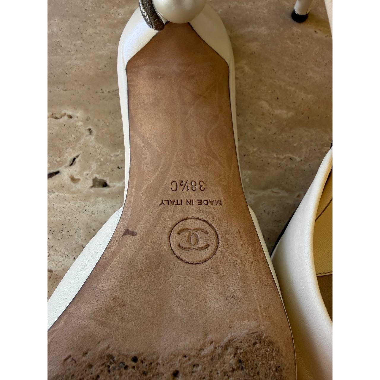 Chanel 2016 Cream Serpent Pearl Mules Sz.38.5 Pre-owned