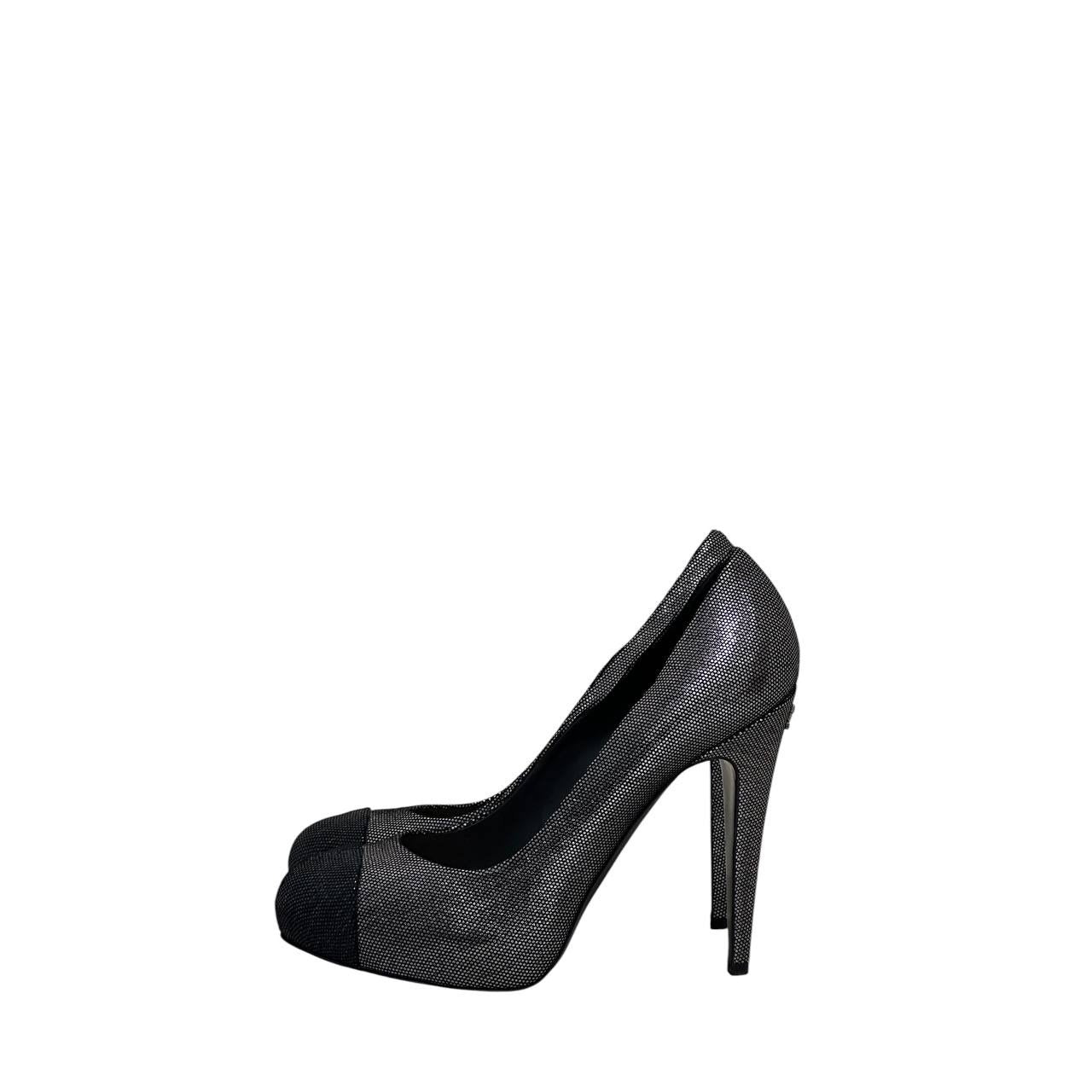 NWOB Chanel Interlocking CC Logo Suede Pumps - Size 41 pre-owned