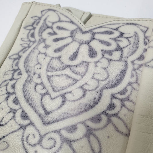 Elegant Chanel Lambskin Fingerless Gloves - Size 7 Pre-owned