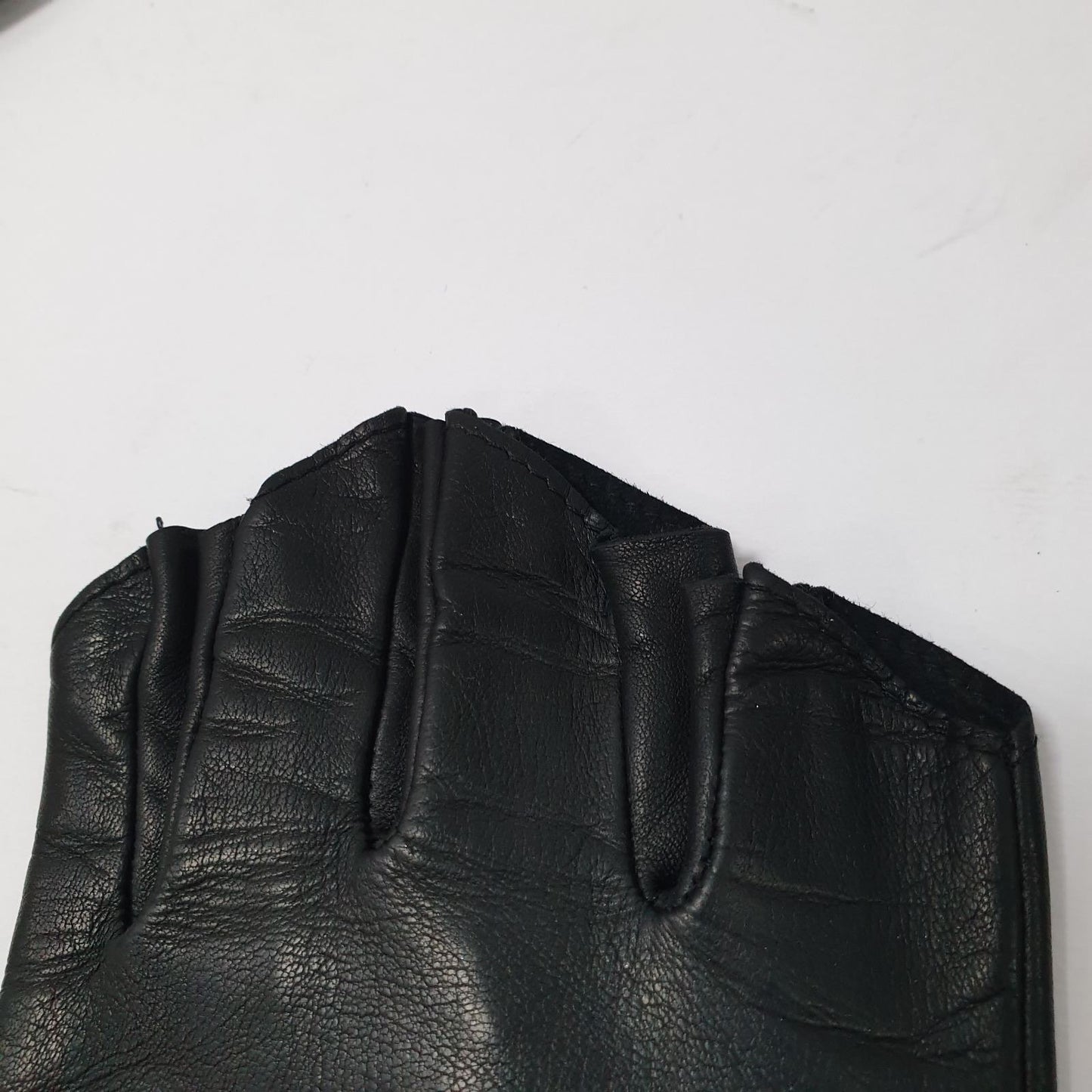 Elegant Chanel Black Leather Mittens - Size 8 Pre-owned