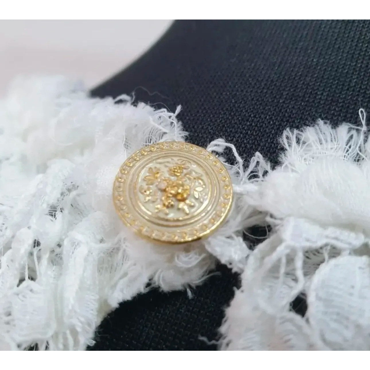 Chanel White Floral Lace Blouse Sz.36 Pre-owned