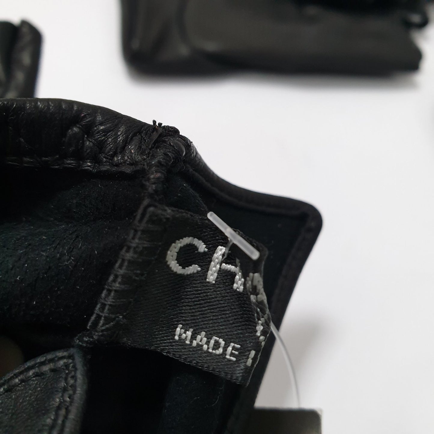 Elegant Chanel Black Leather Mittens - Size 8 Pre-owned