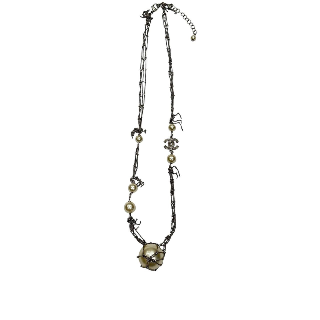 Chanel 2014 Pearl Pendant Necklace Silver Tone pre-owned