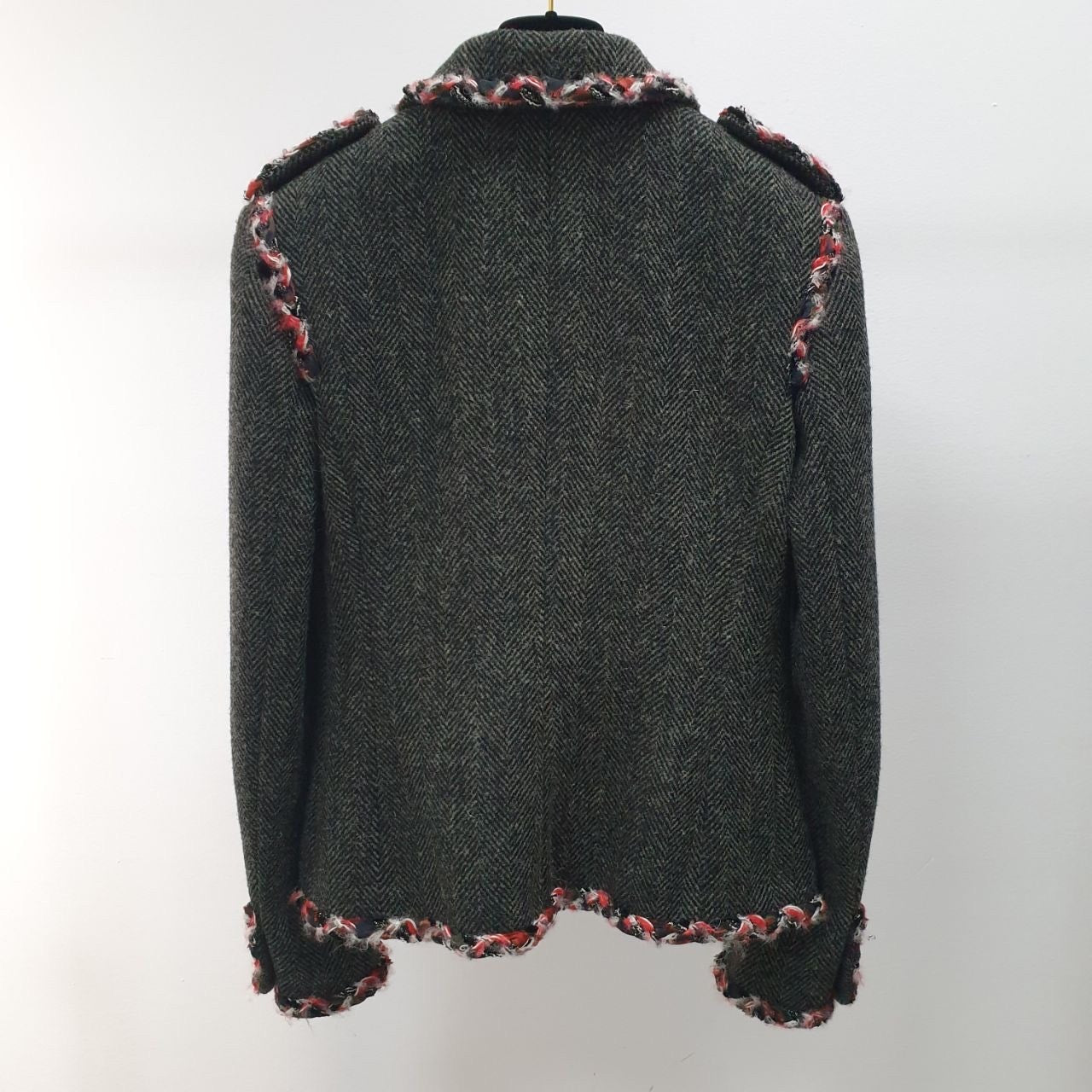 Chanel Edinburgh Tweed Gray/Black Cropped Jacket - Size 40 Pre-owned