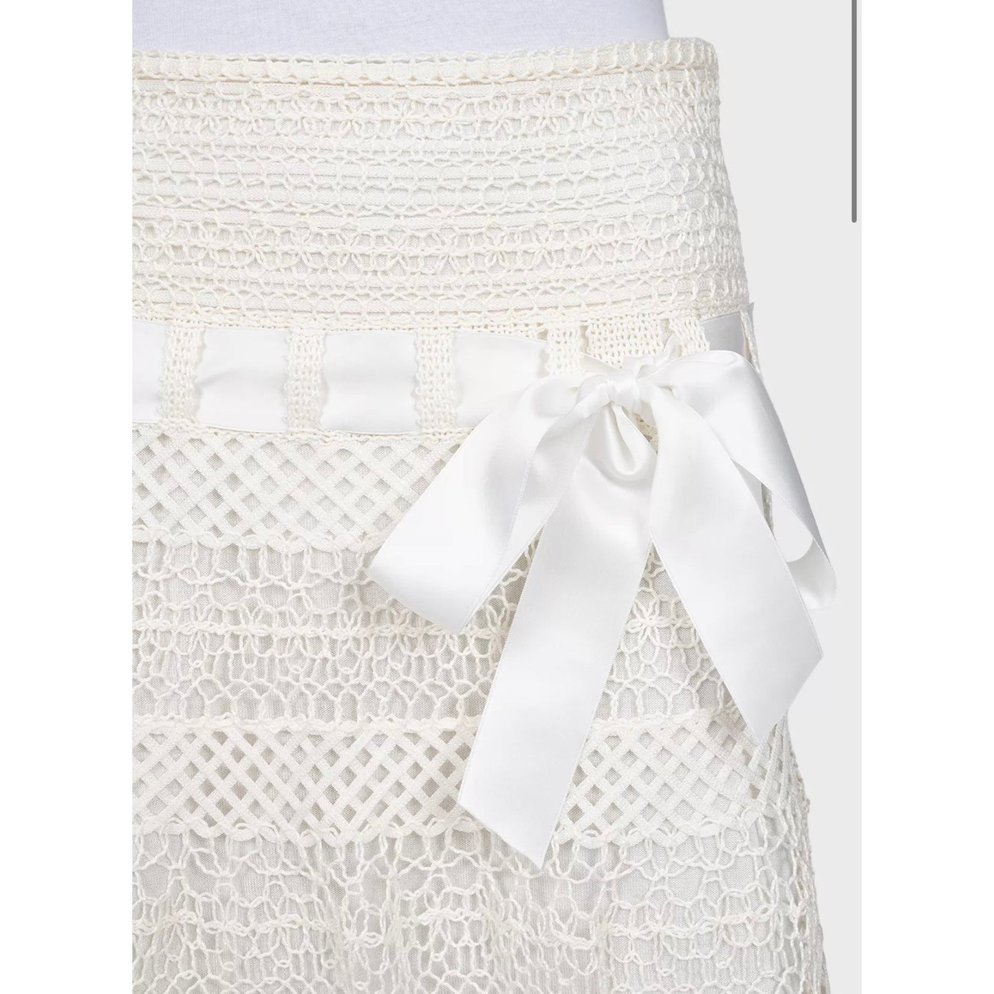 NWOT Valentino White Lace Skirt  Sz.S pre-owned