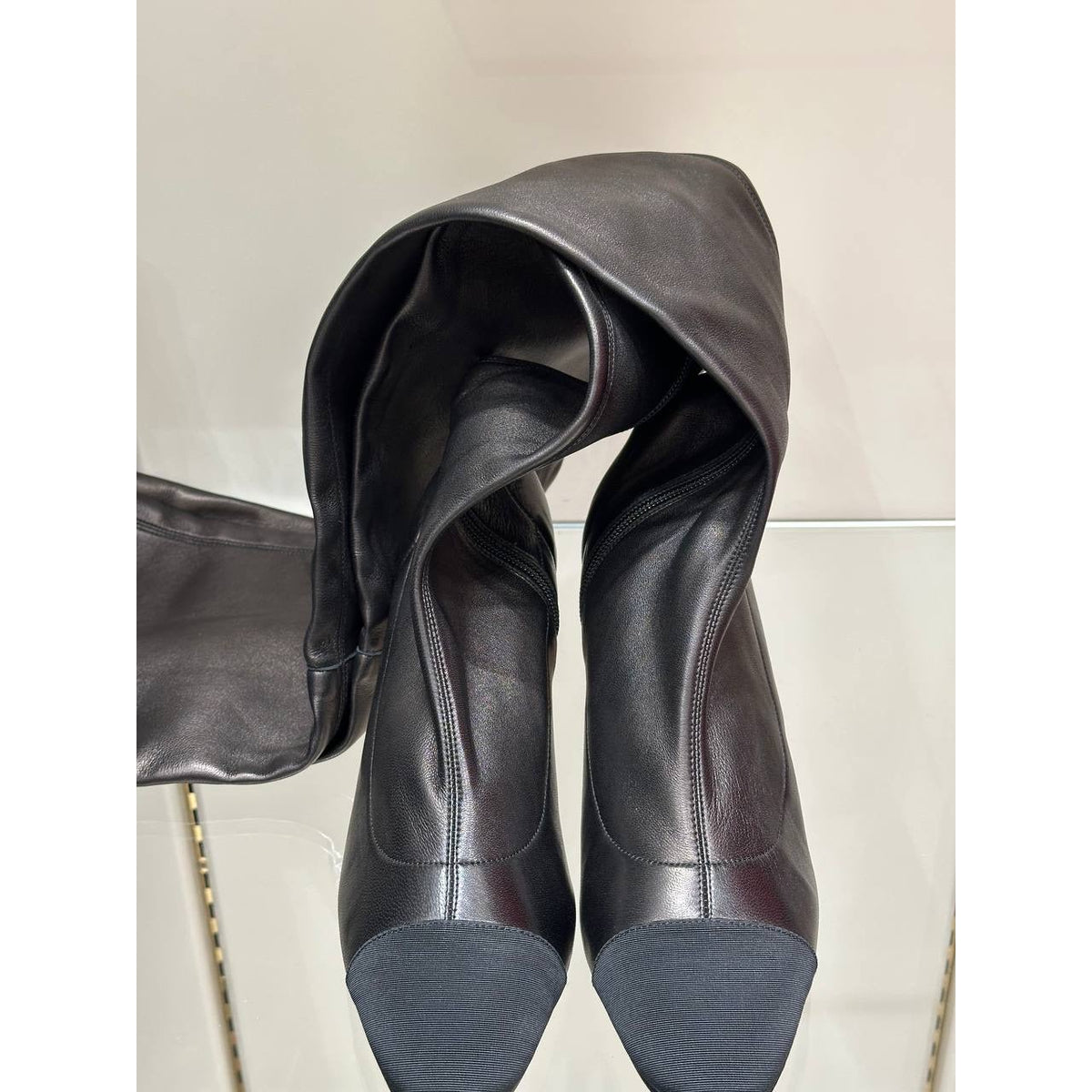 NWOB Chanel Black Leather Over-the-Knee Boots Cap Toe CC Logo Sz.41.5 pre-owned