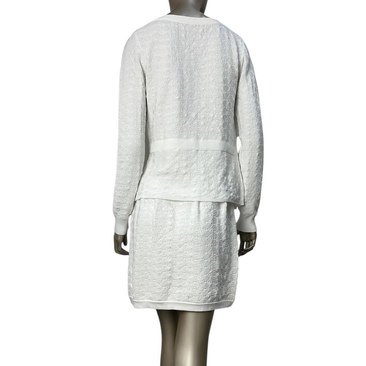 Chanel White Textured Knit Cardigan  Skirt Suit Sz.36  pre-owned