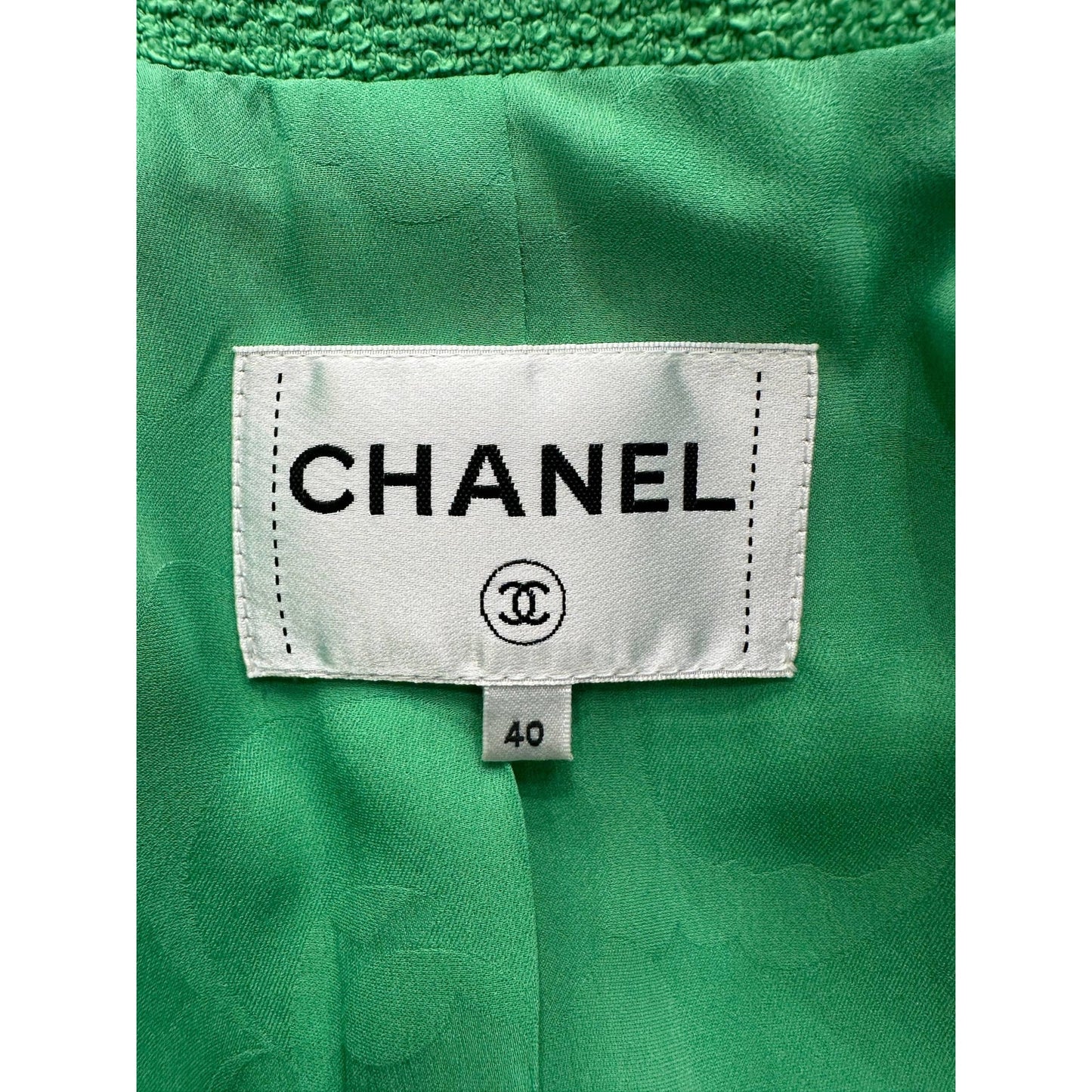 Chanel Cruise 2020 Look 16 Green Bouclé Jacket Size FR 40 Pre-owned