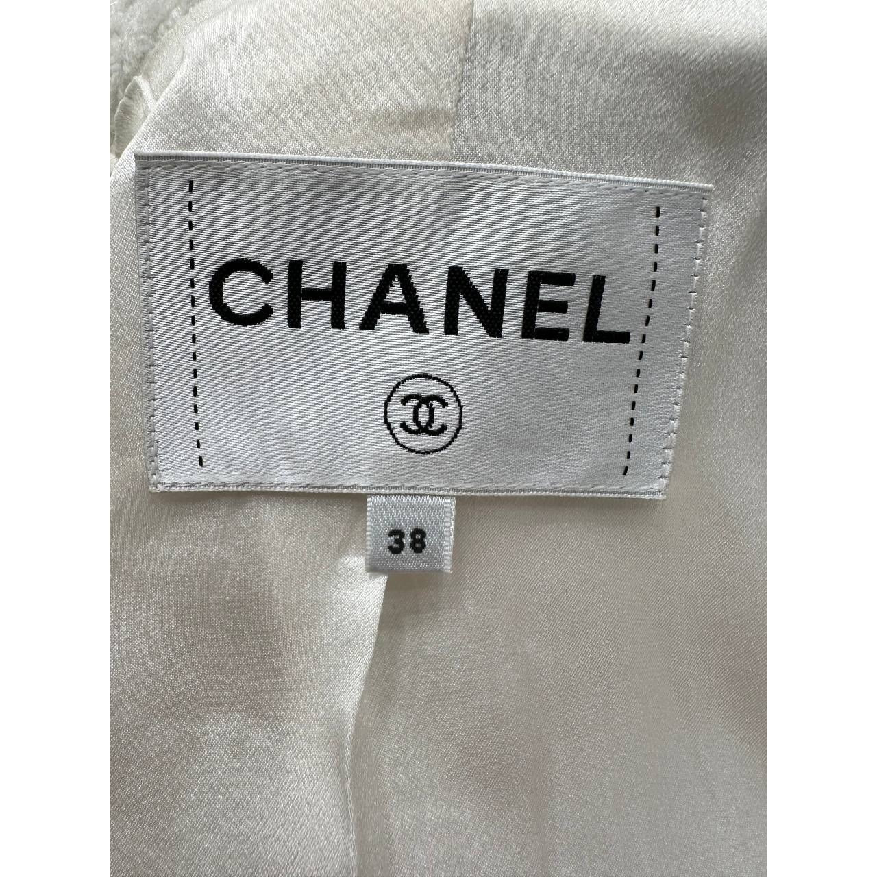 Chanel 2021 White Tweed Double-Breasted Blazer - Size 38/M Pre-owned