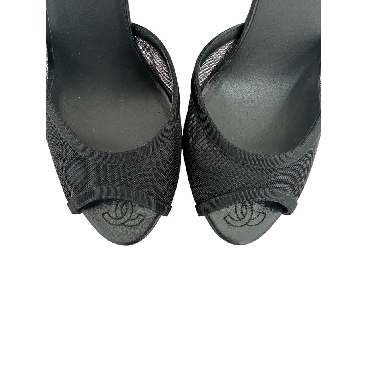 Chanel Black Canvas & Leather D'Orsay Pumps Sz. 40 pre-owned
