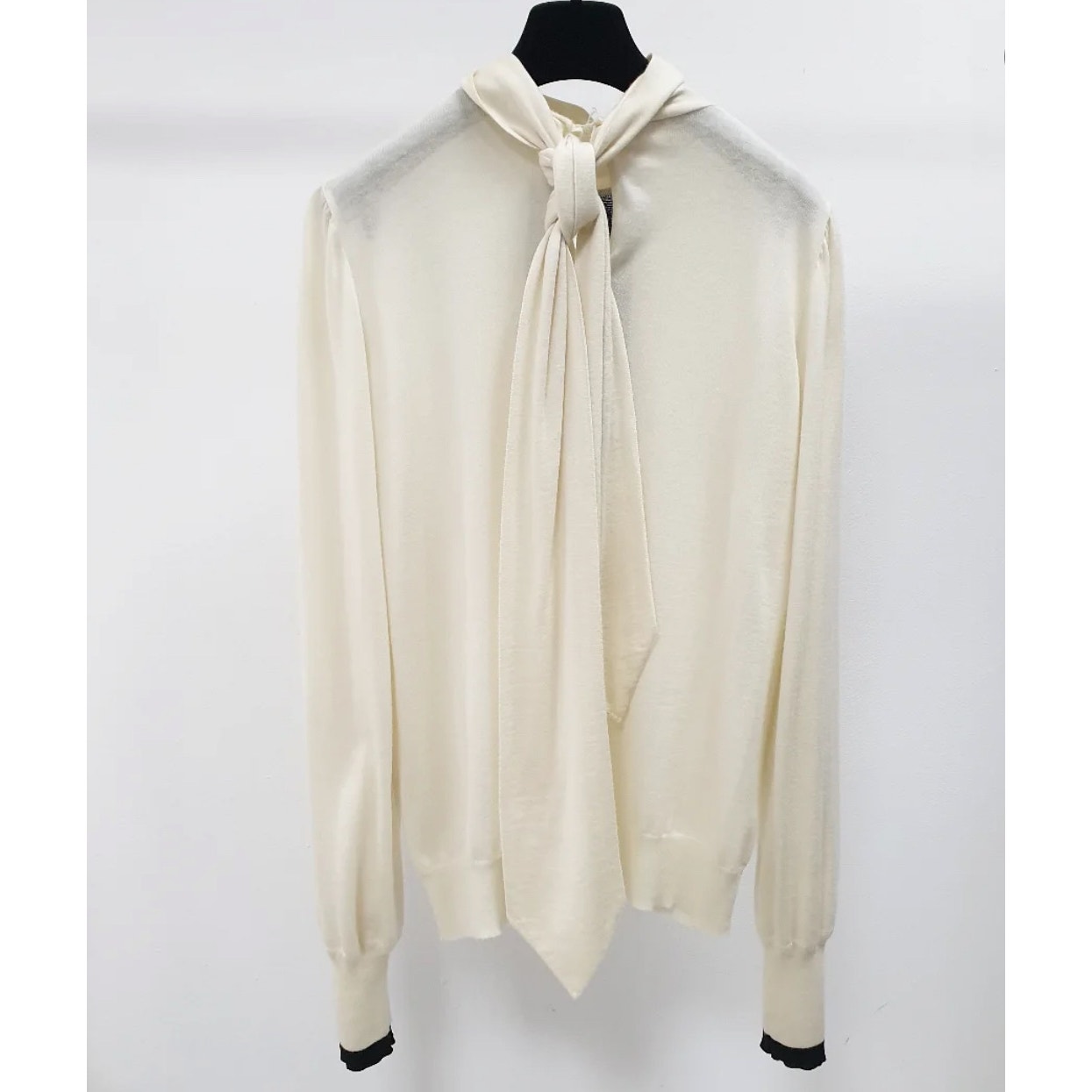 Elegant Chanel Cashmere Tie-Neck Blouse - Size L (FR44) Pre-owned