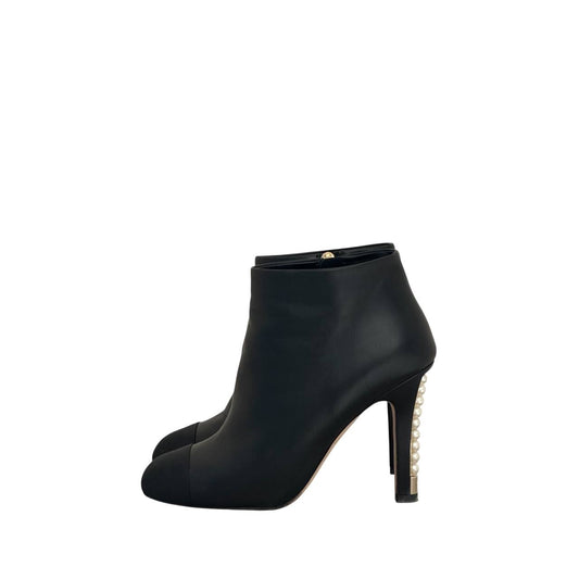 Chanel Black Leather Pearl Heel Ankle Boots Sz 38.5 Pre-owned