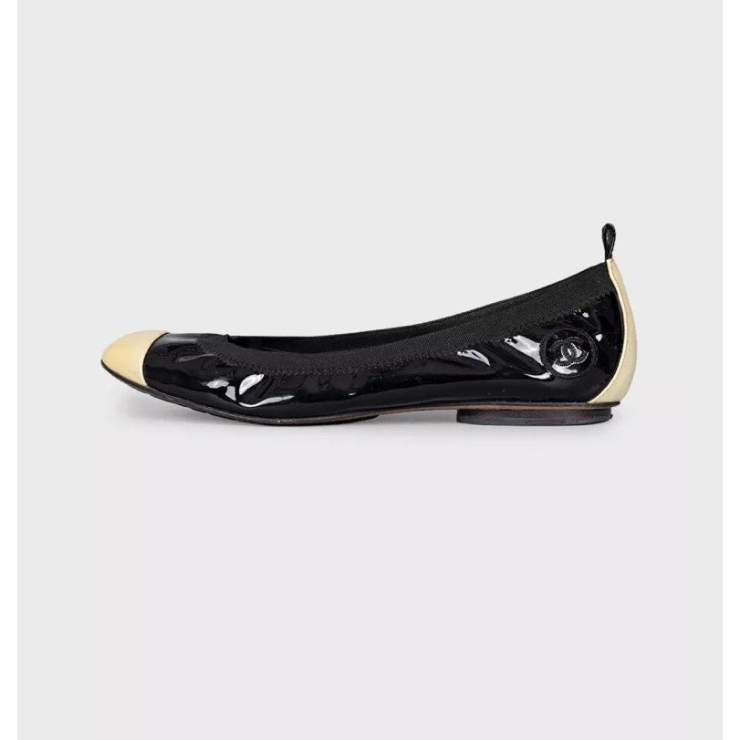 Chanel Black Patent Leather Ballerina Flats - Size 39.5 pre-owned