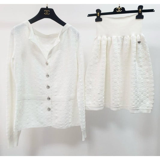 Chanel White Textured Knit Cardigan  Skirt Suit Sz.36  pre-owned