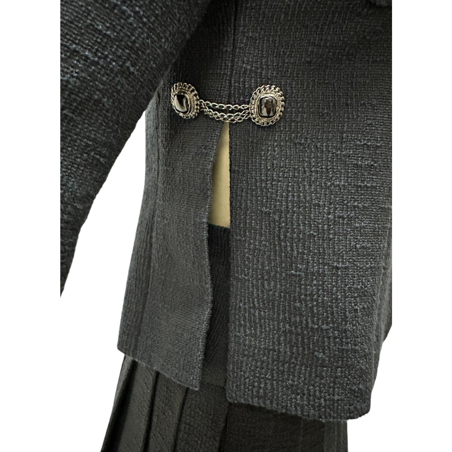 Chanel Spring 2010 Bow Skirt Jacket Suit Sz.36, Skirt Sz.38 Pre-owned