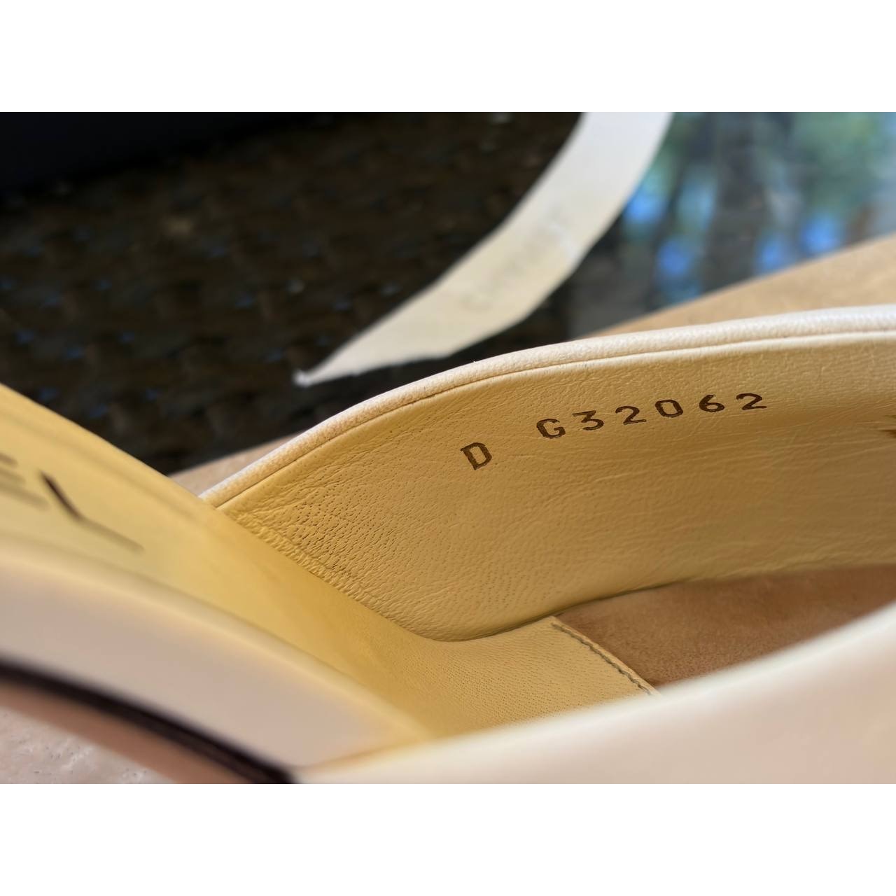 Chanel 2016 Cream Serpent Pearl Mules Sz.38.5 Pre-owned