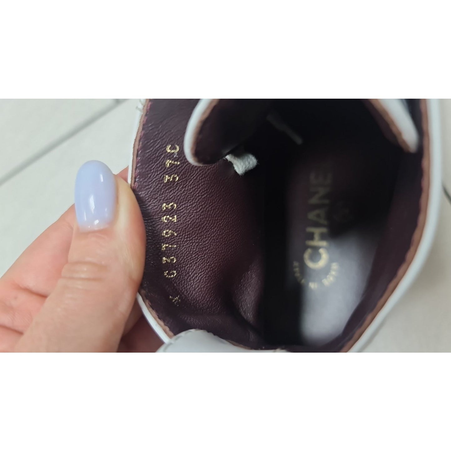 Chanel White High-top leather Sneakers  Sz.37 Pre-owned