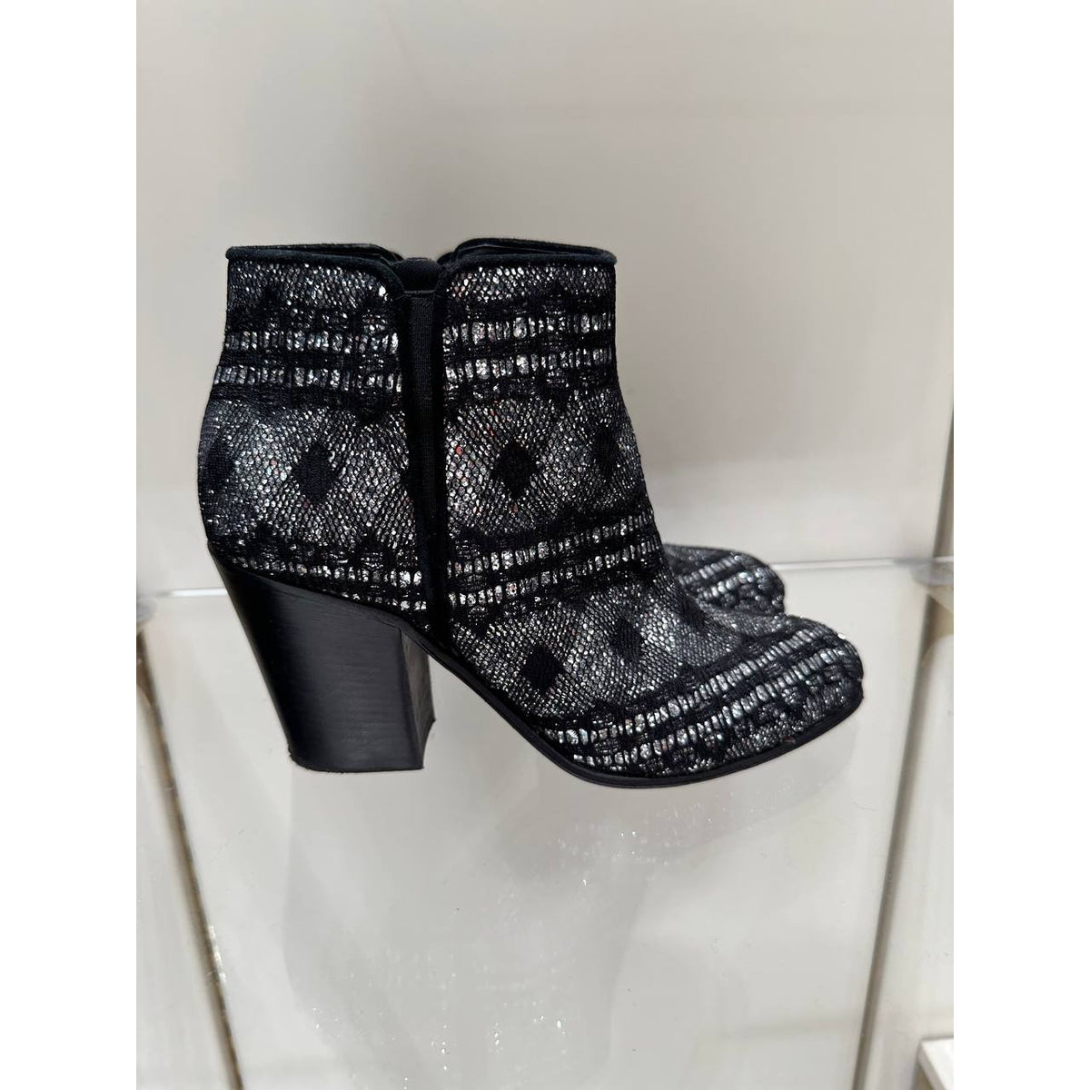 Giuseppe Zanotti Black Textured Ankle Boots Sz.36 Pre-owned