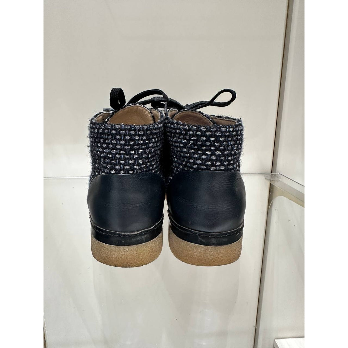 Chanel Tweed & Leather High-Top Sneaker Sz.36,5 Pre-owned
