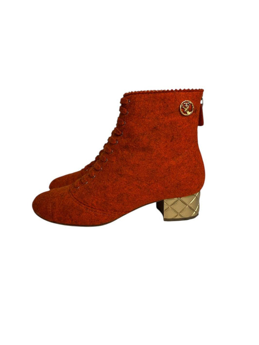 Paris–Salzburg red wool ankle boots with gold heel