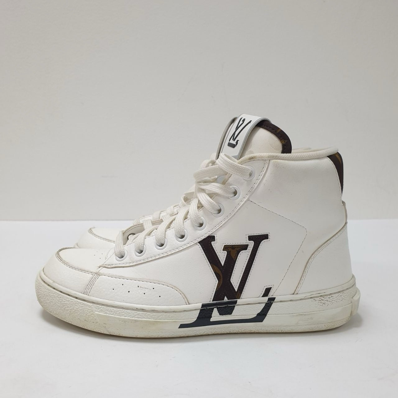 Louis Vuitton LV Hi-top Sneakers Sz36