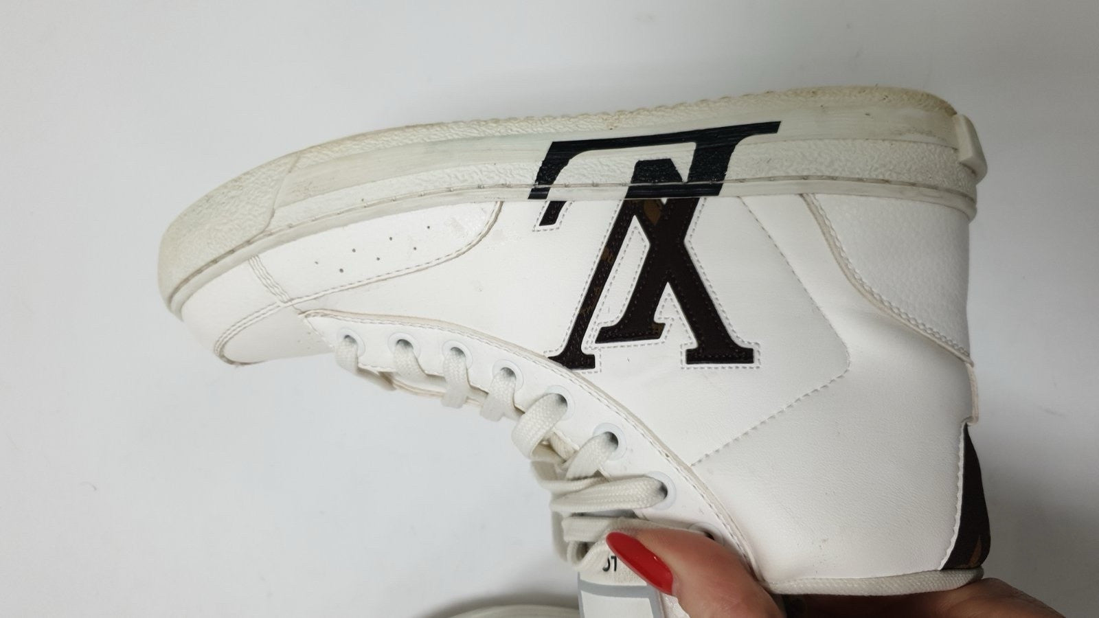 Louis Vuitton LV Hi-top Sneakers Sz36